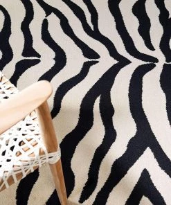 Unique Loom Wildlife Collection Zebra Animal Print Cream Area Rug