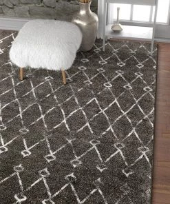 WW Trellis Gray Distressed Lattice Area Rugs
