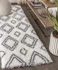 JONATHAN All Area Rugs And Runners Beni Moroccan Style Diamond Shag Ivory/Dark Gray Soft Area Rug