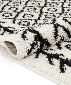 Well Woven Moroccan Geometric Shag Black Soft Area Rug