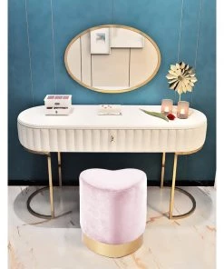 Modern Rugs And Decor Heart Shape Velvet Pouf Home Décor